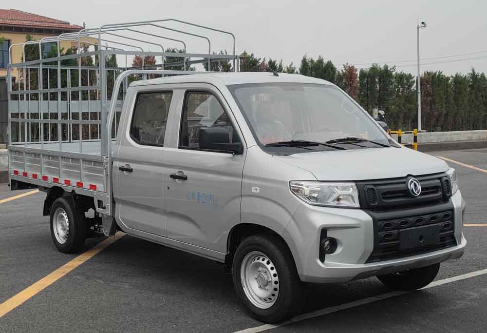 東風牌倉柵式運輸車